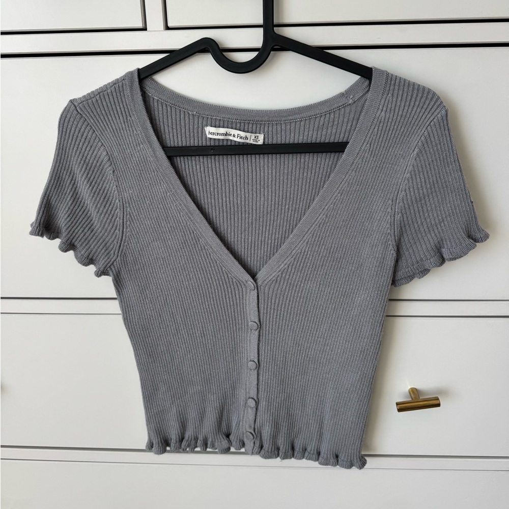 Abercrombie & Fitch Gray Ribbed Button-Up sweater